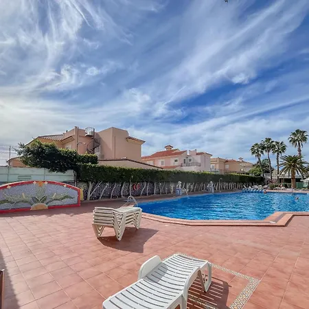 Floral - Large Private Terrace With Pool